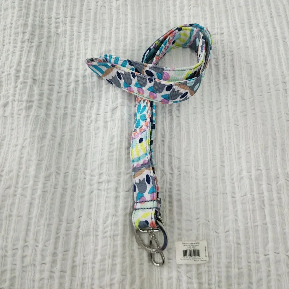 Vera Bradley Lighten Up Wide Lanyard Sunny Medallion Multicolor 29405-12657 NEW